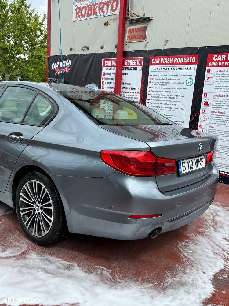 BMW Seria 5 520d xDrive AT - 12