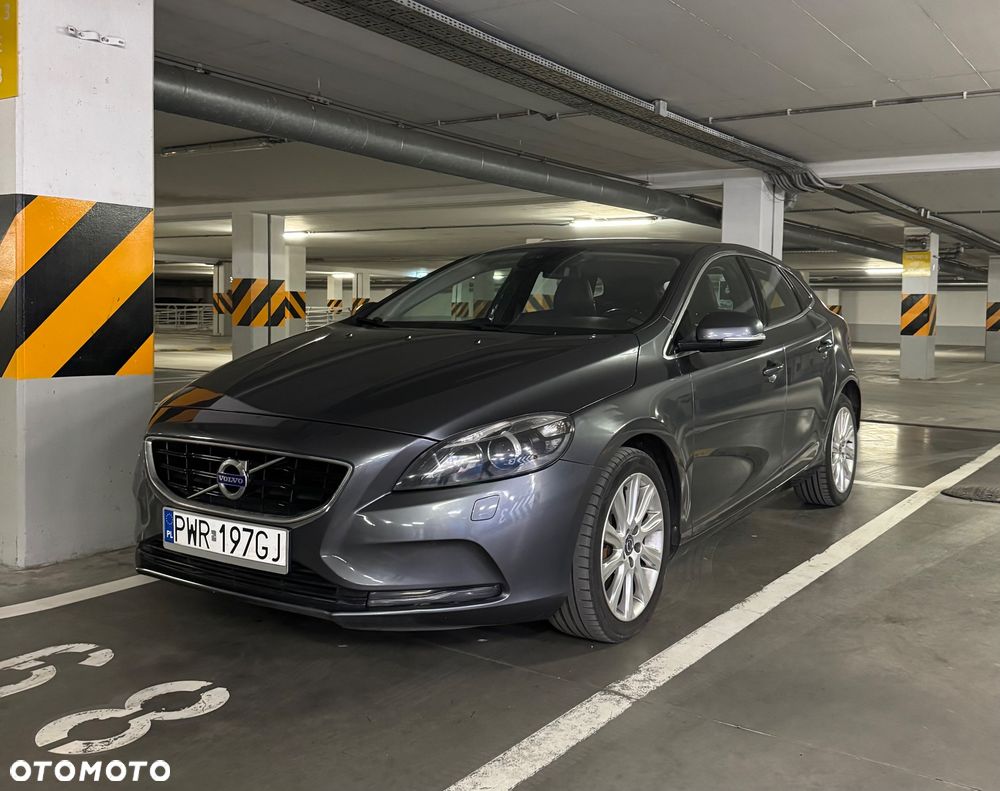 Volvo V40 D3 Momentum - 1