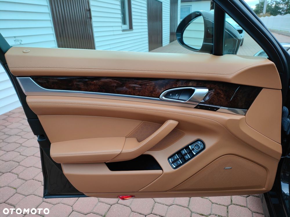 Porsche Panamera 4S - 11