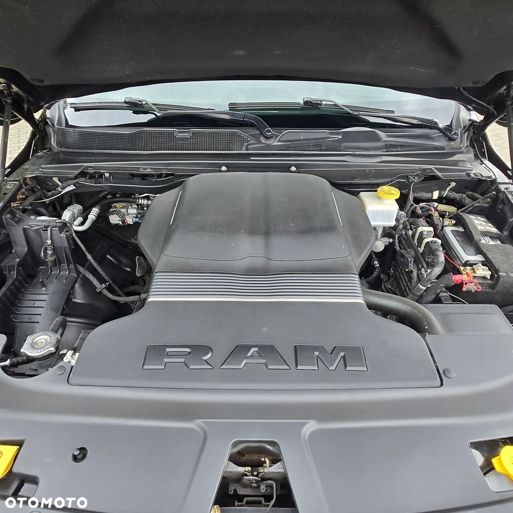 RAM 1500 Crew Cab Sport - 13