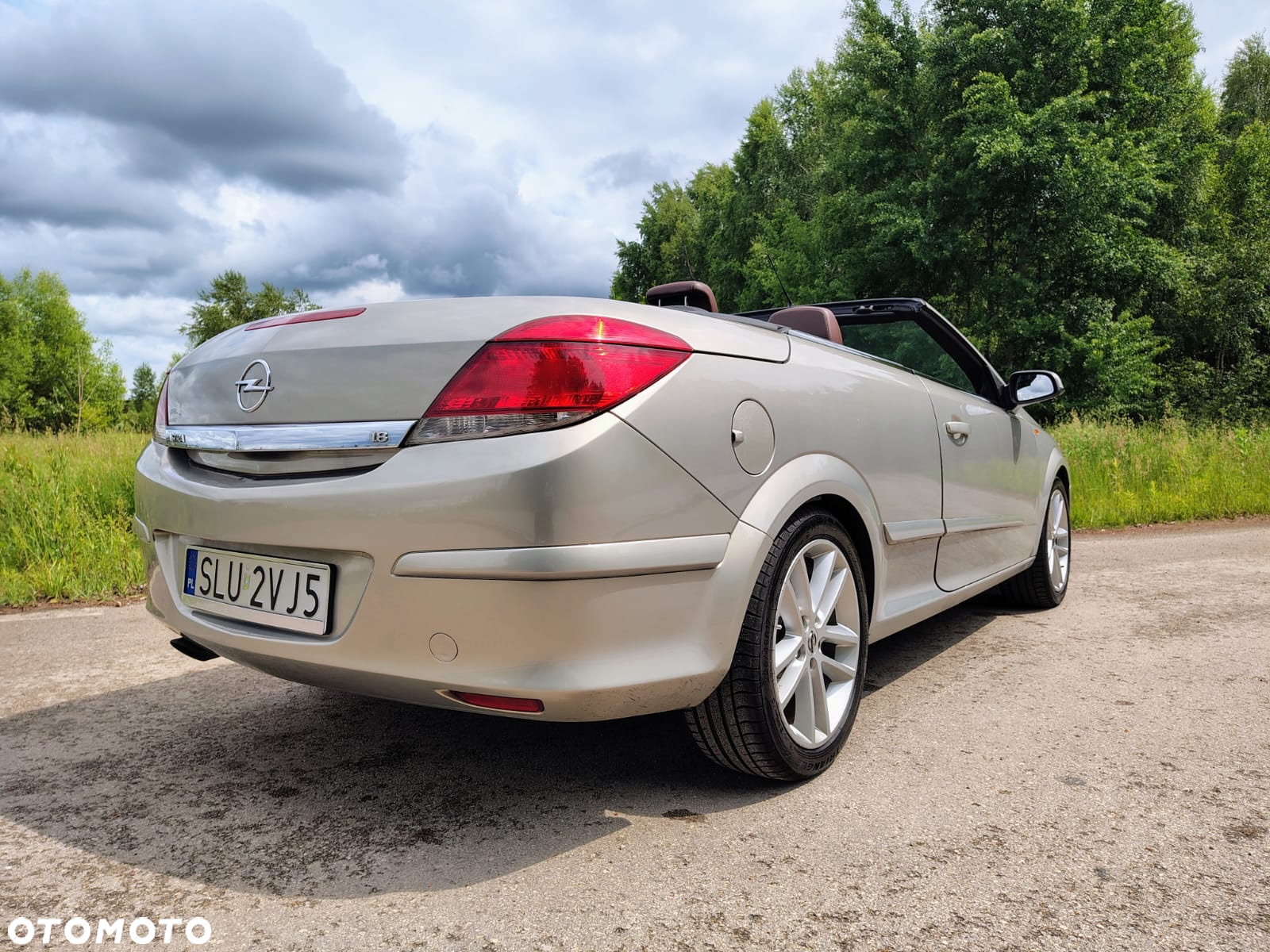 Opel Astra III GTC 1.8 Cosmo - 24