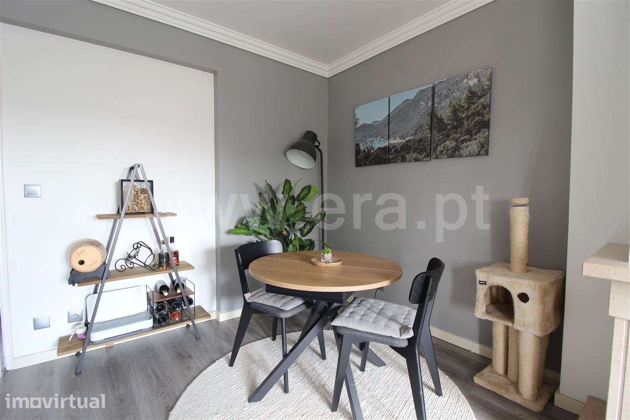 Apartamento T2 com varanda ; Quinta do Conde - Grande imagem: 4/17