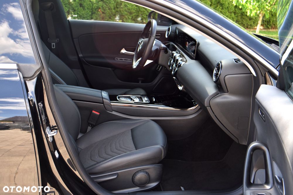 Mercedes-Benz CLA 200 mHEV AMG Line 7G-DCT - 22