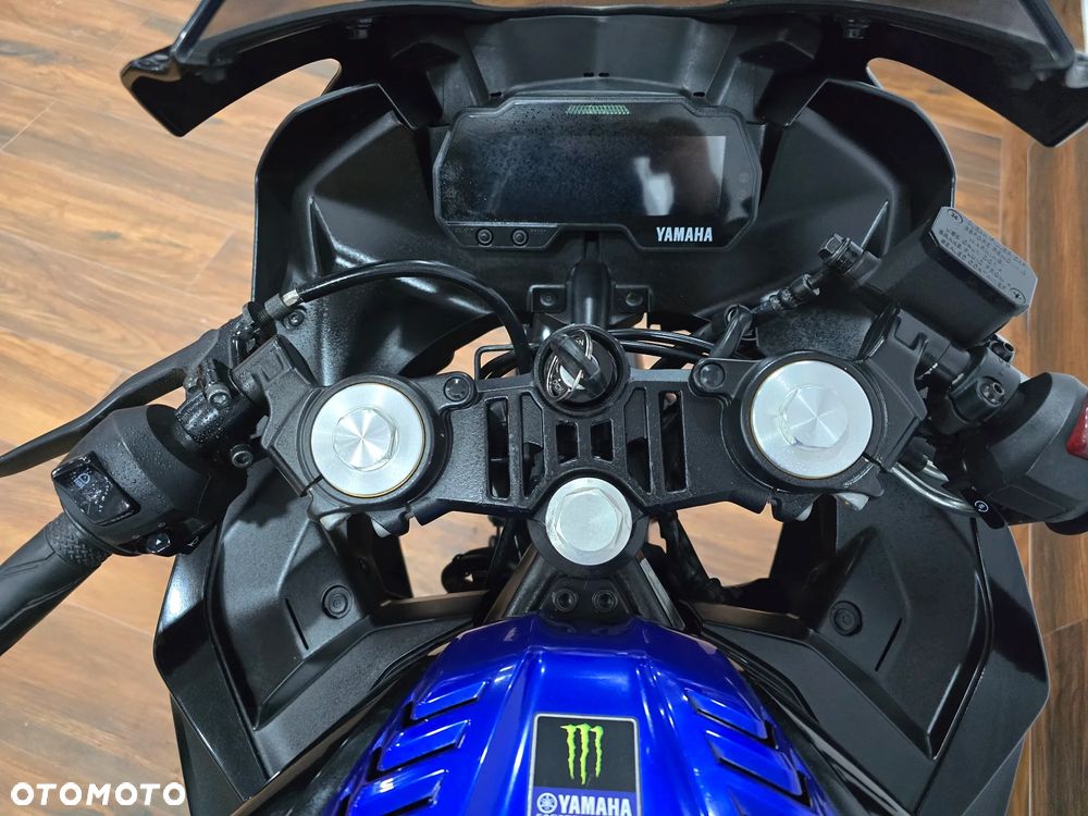 Yamaha YZF - 11