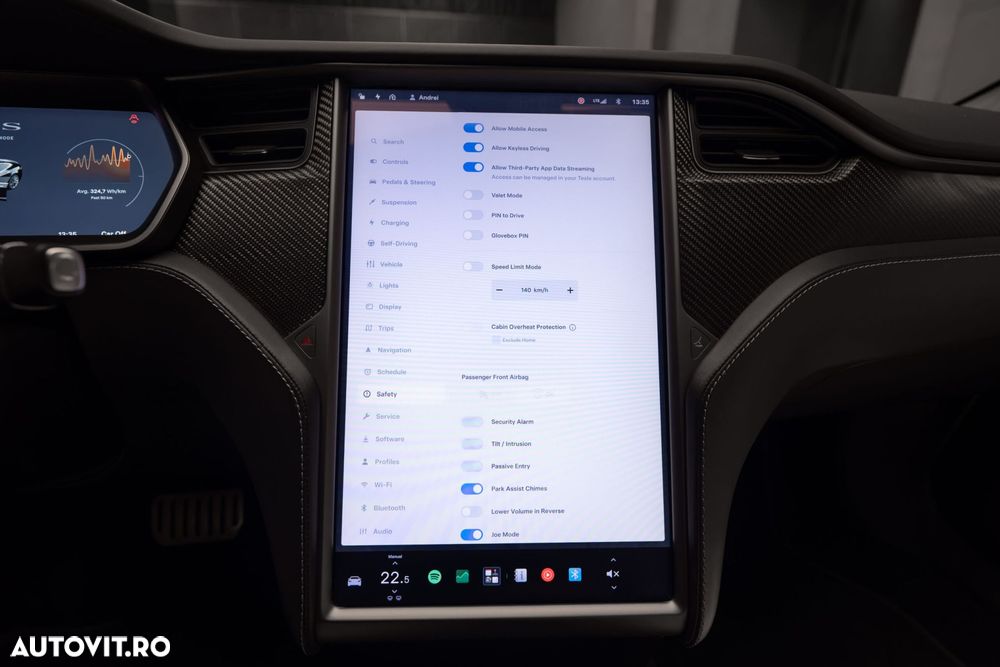Tesla Model S - 25