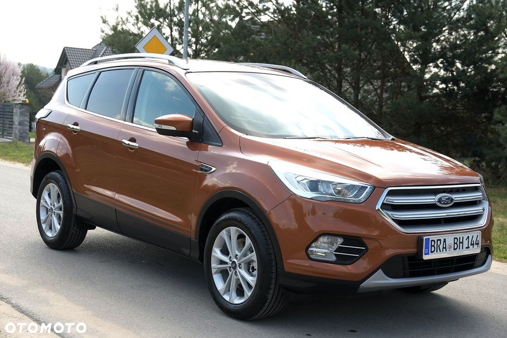 Ford Kuga 2.0 TDCi 2x4 Titanium - 35