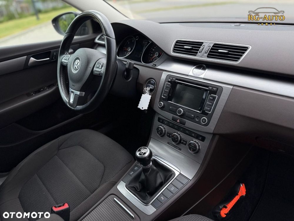 Volkswagen Passat - 37