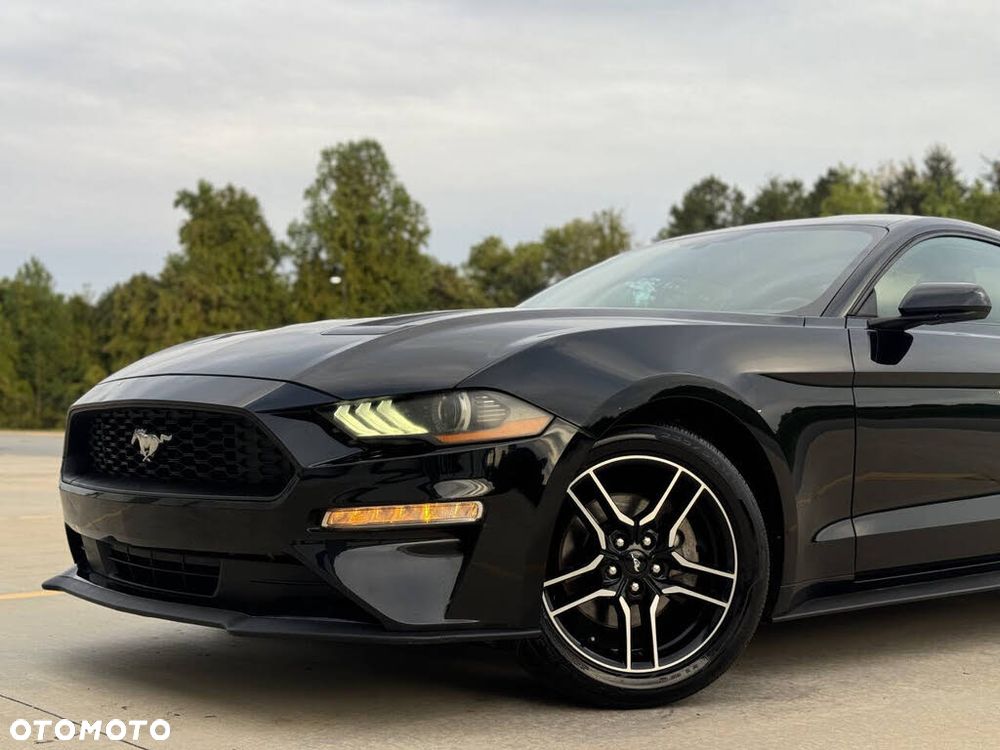 Ford Mustang - 2