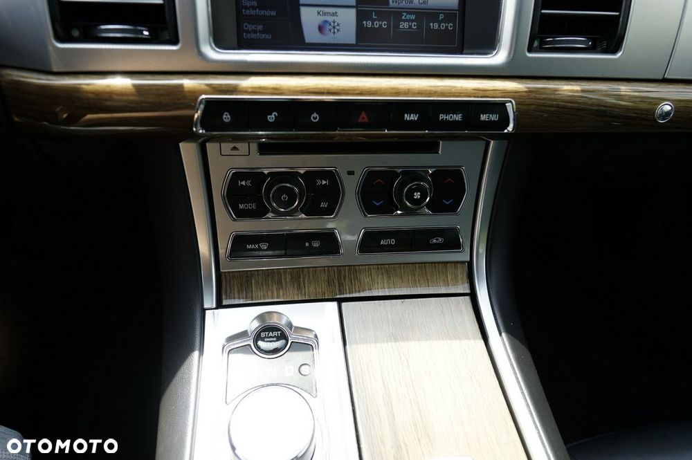Jaguar XF 3.0 V6 D Luxury - 16