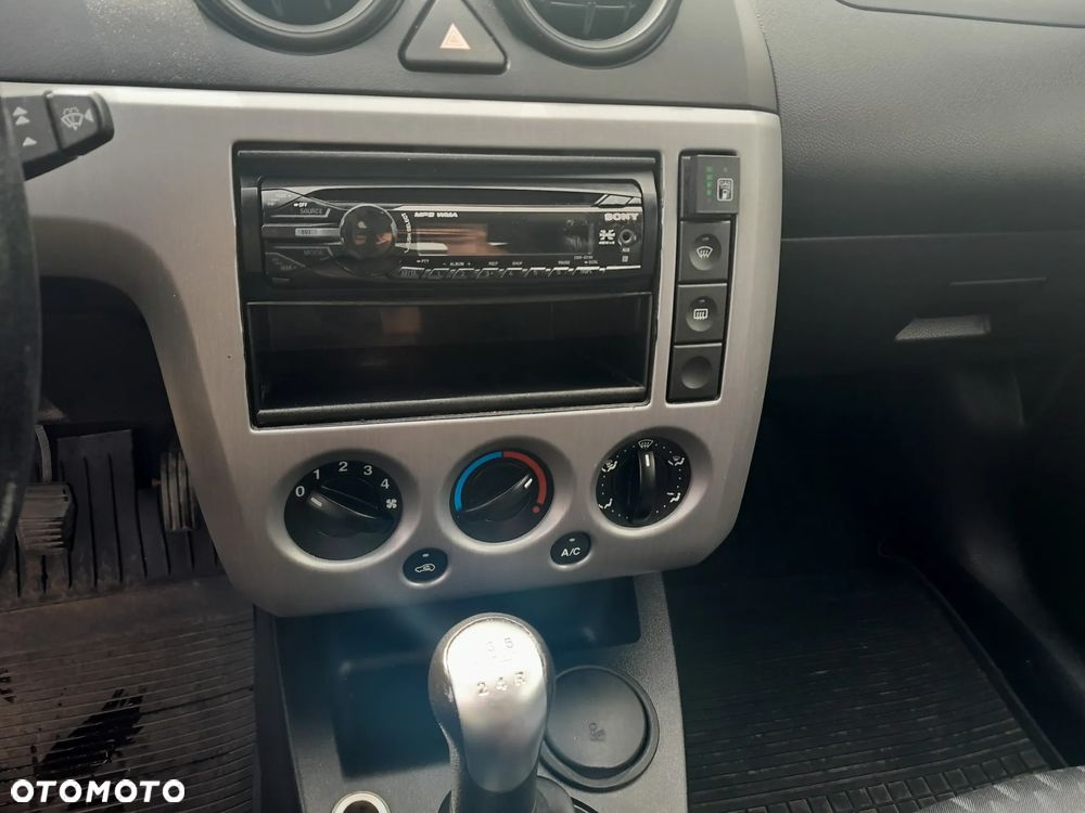 Ford Fiesta - 9