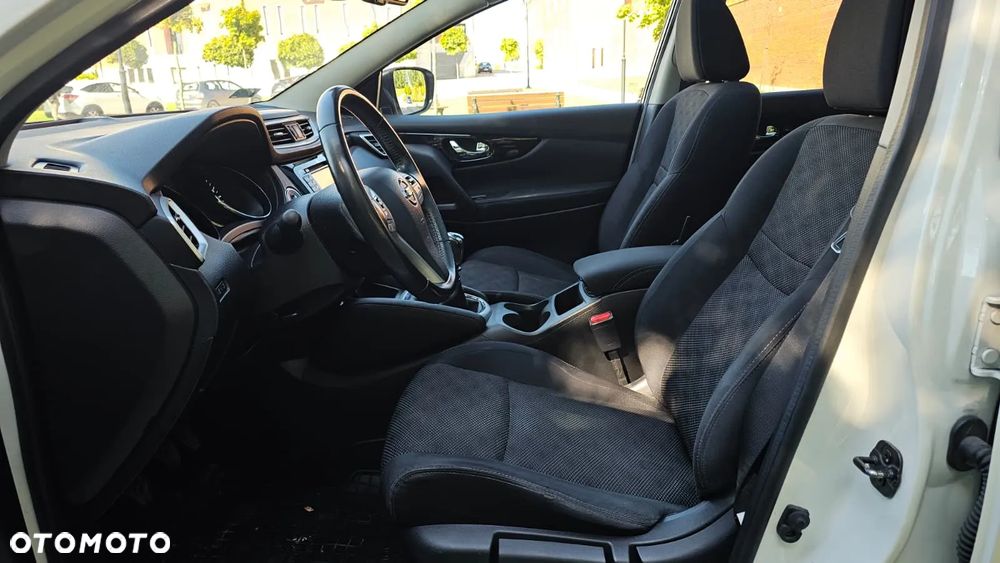 Nissan Qashqai 1.6 DIG-T N-Connecta - 11