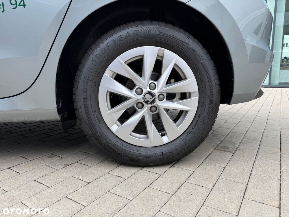 Skoda Fabia 1.0 TSI Drive - 30