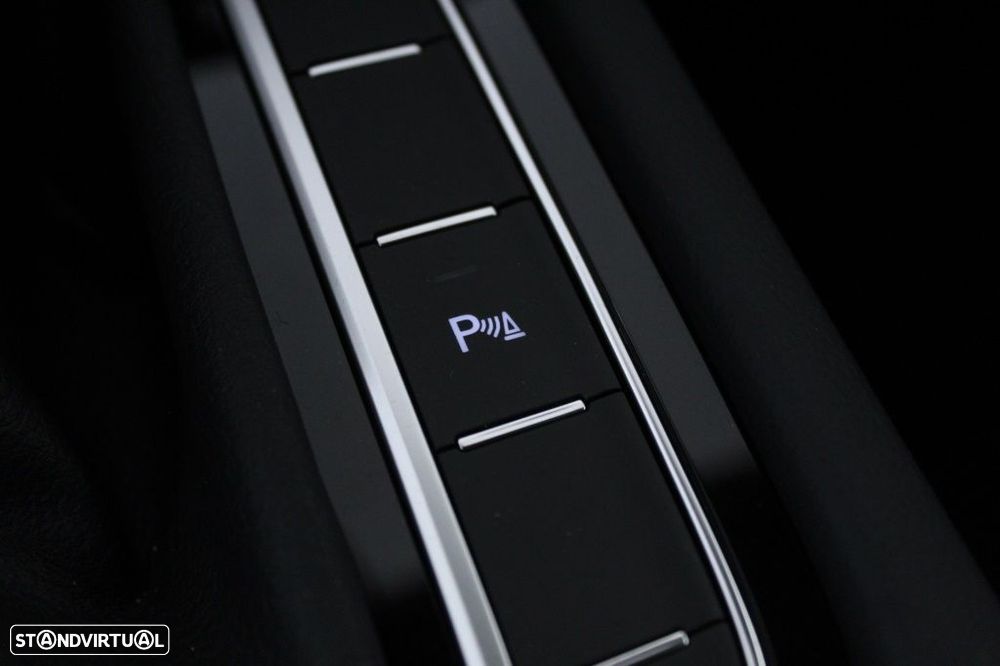 VW Arteon 2.0 TDI R-Line DSG - 33