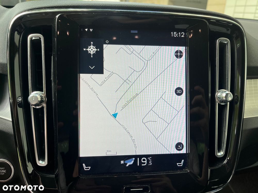 Volvo XC 40 D3 AWD Momentum Pro - 21