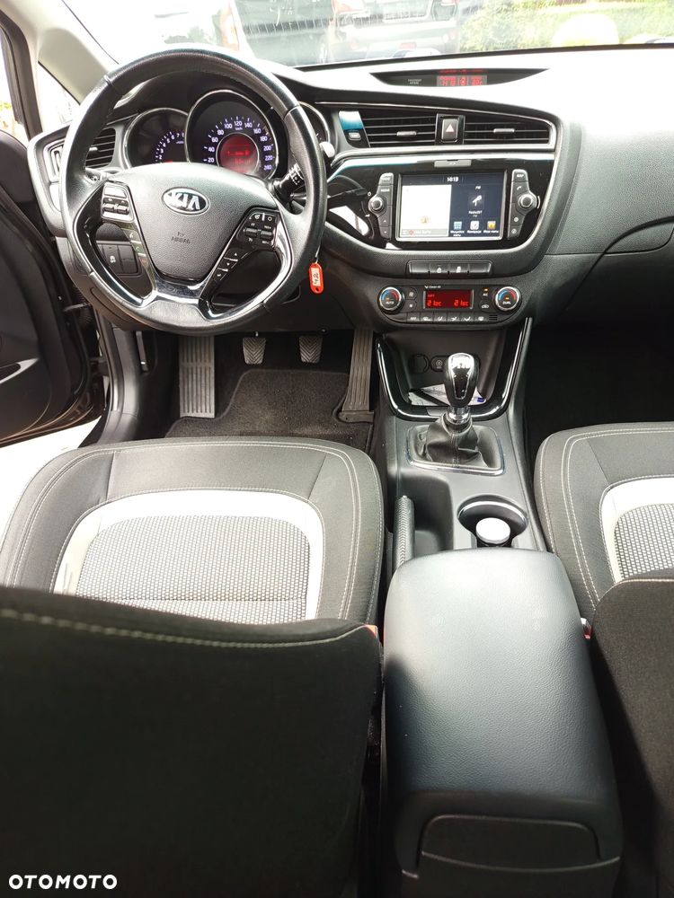 Kia Ceed 1.6 GDI L - 9