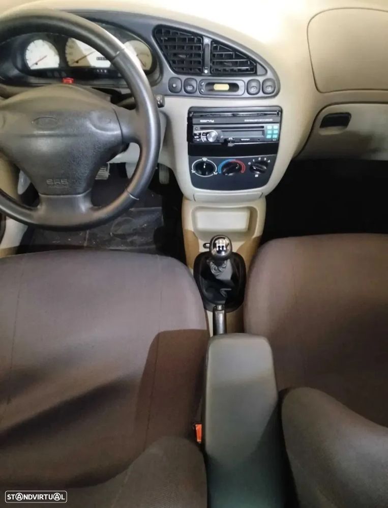 Ford Fiesta 1.25 Techno - 1