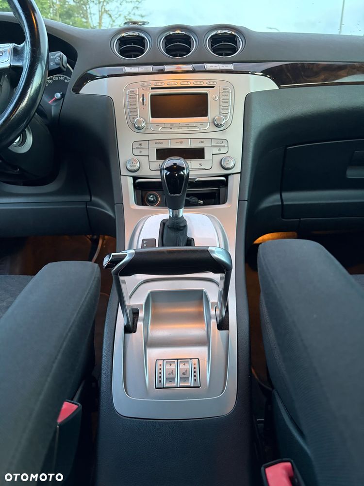Ford Galaxy - 13