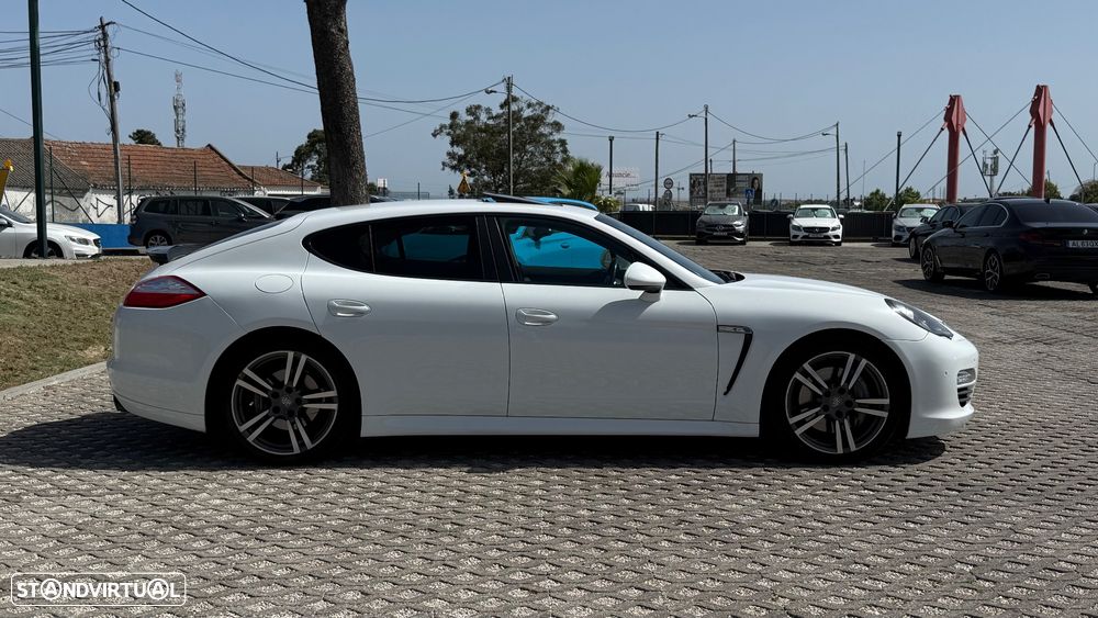 Porsche Panamera 3.0 V6 - 8