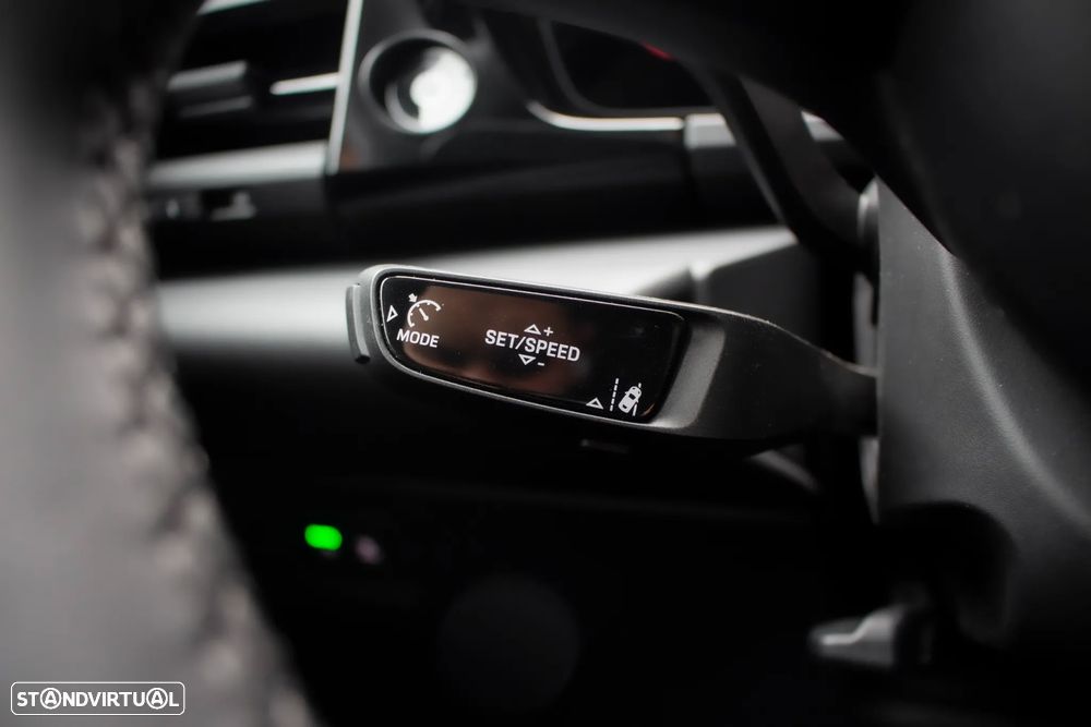 Porsche Macan Electric 4 - 18