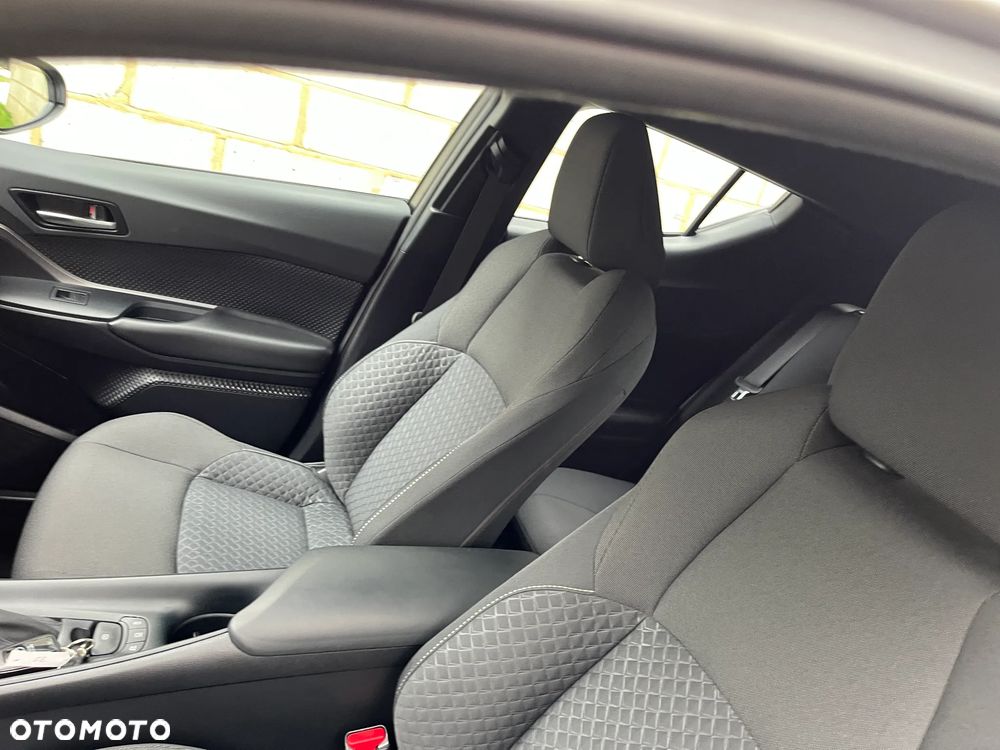 Toyota C-HR Business-Edition - 17