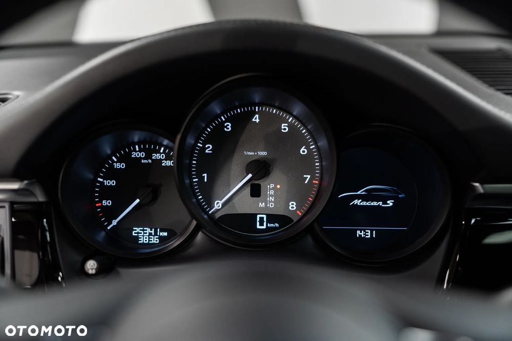 Porsche Macan S - 38