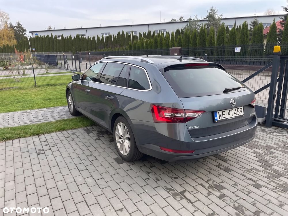 Skoda Superb 2017 photo 4