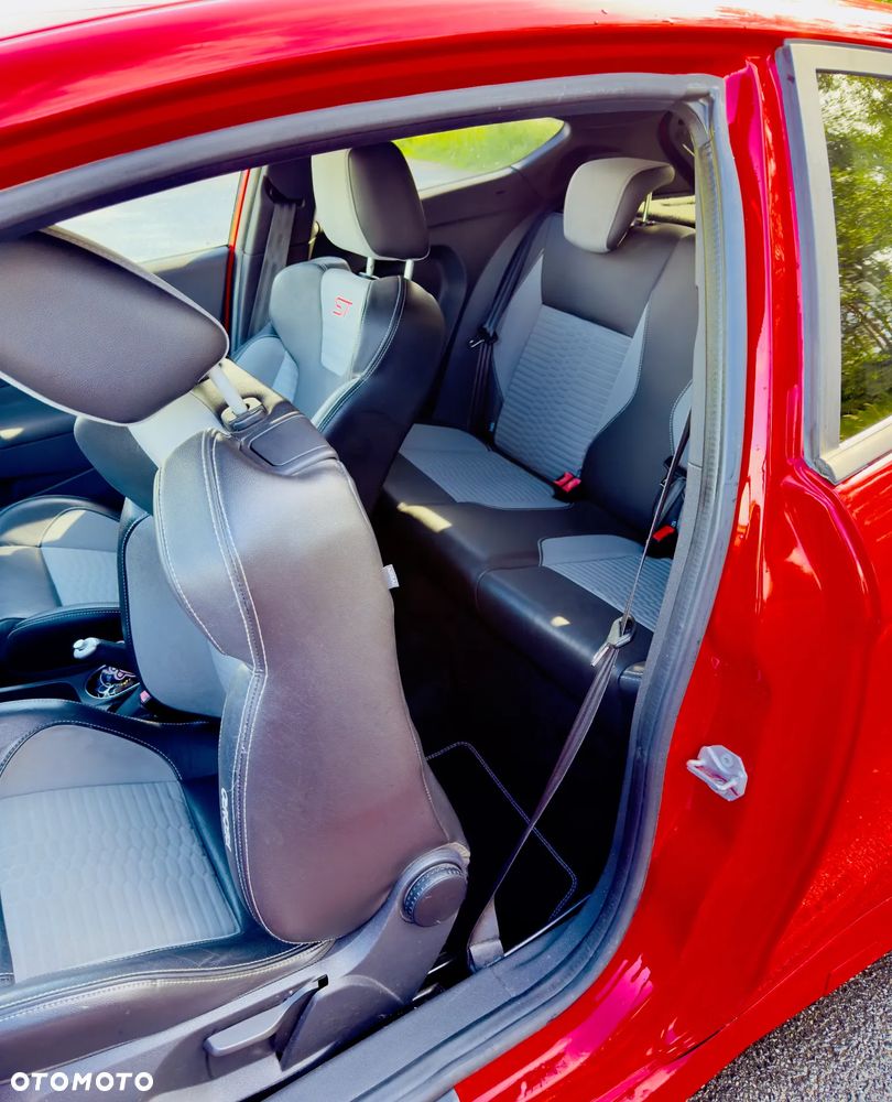 Ford Fiesta 1.6 EcoBoost ST - 6