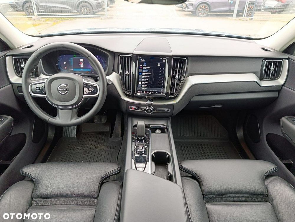 Volvo XC 60 B4 B Plus Dark - 39