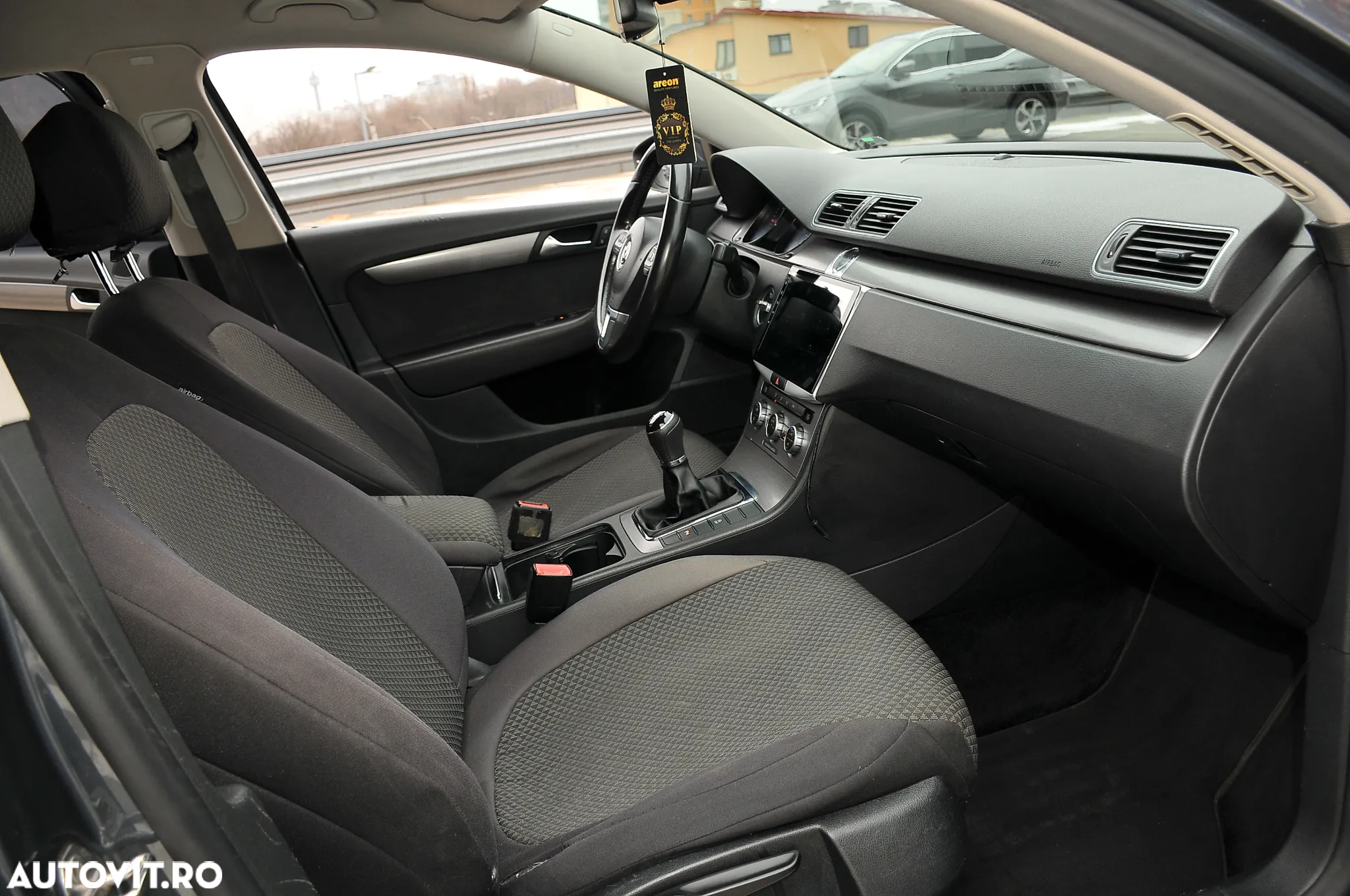 Volkswagen Passat 2.0 Blue TDI SCR Comfortline - 12