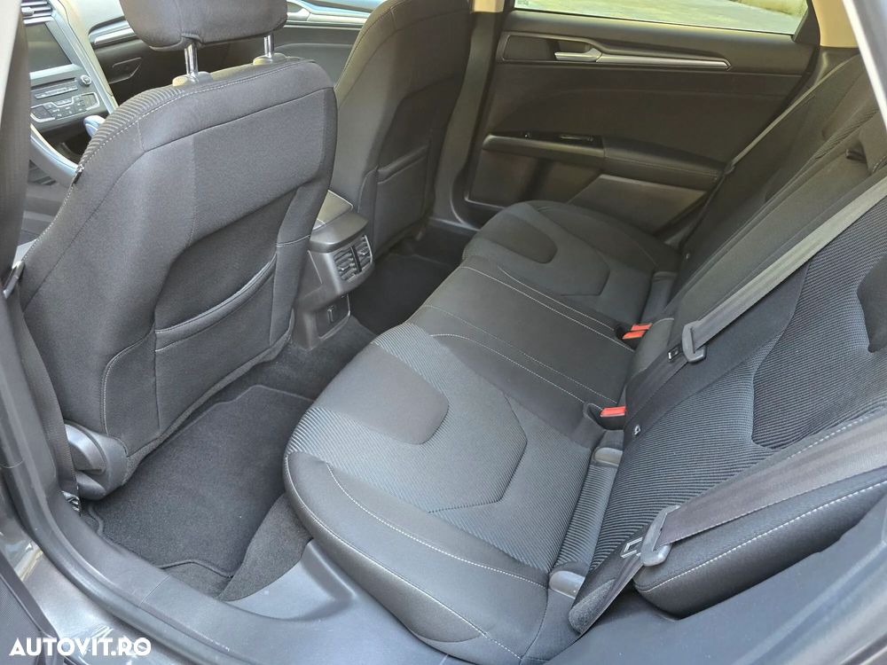 Ford Mondeo 2.0 TDCi Powershift Titanium - 24