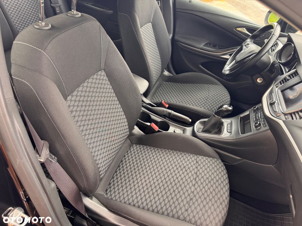 Opel Astra 1.2 T Elegance S&S - 18