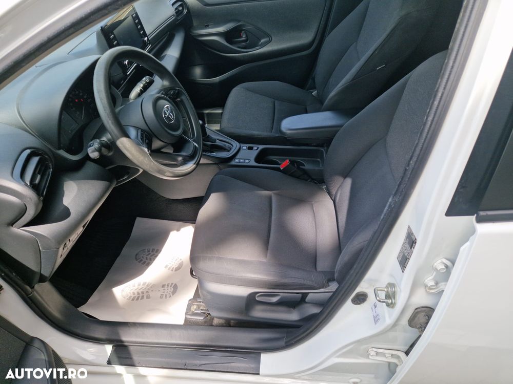 Toyota Yaris 1.5 VVT-i HSD Eco - 10