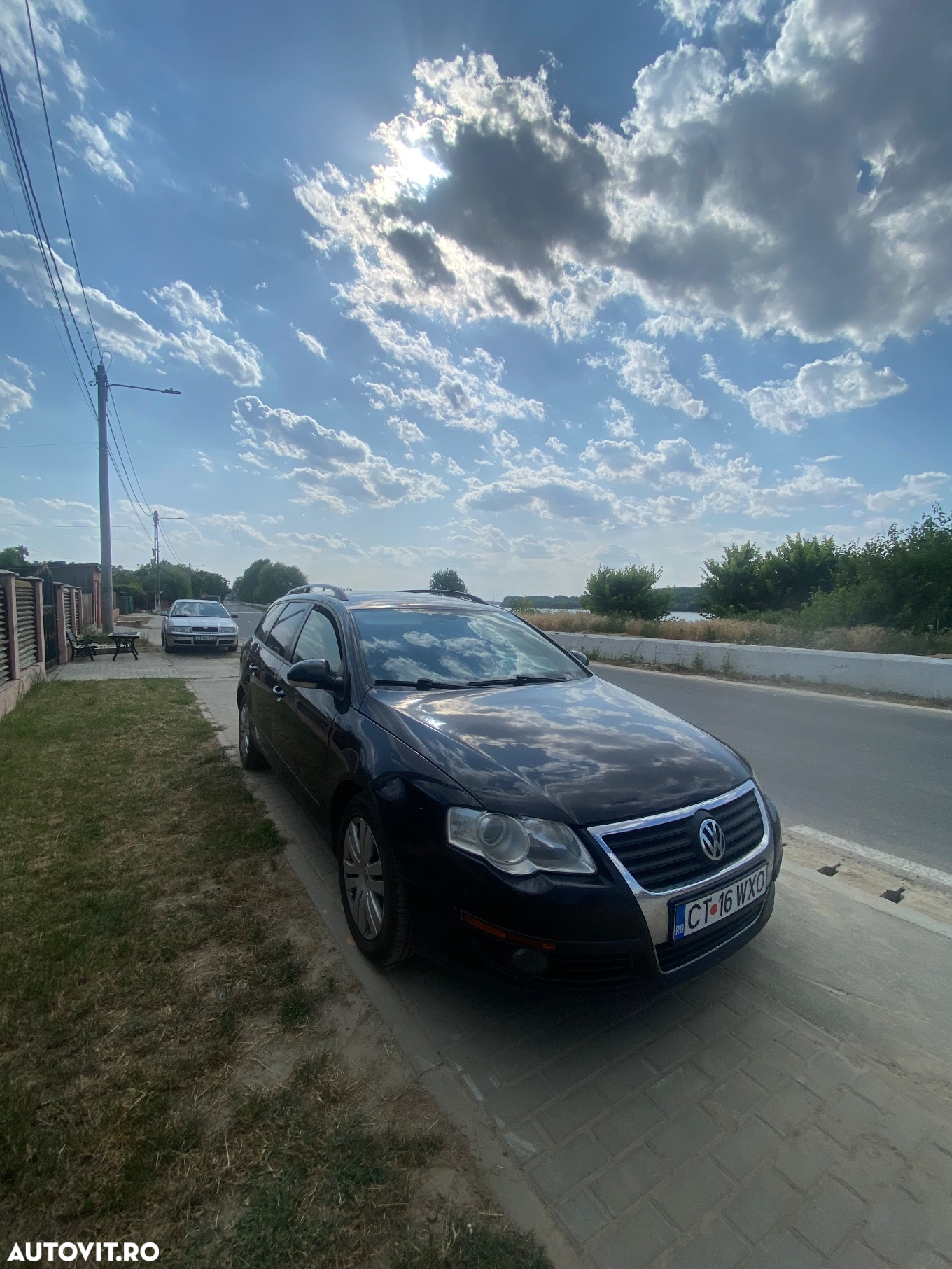 Volkswagen Passat - 2