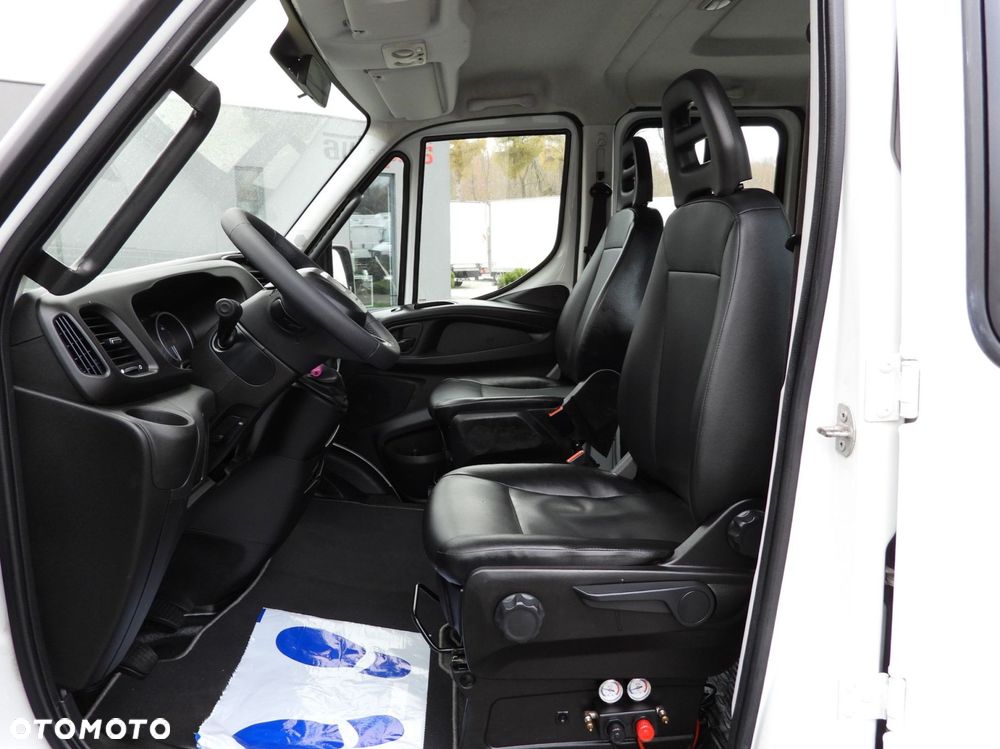 Iveco DAILY 50C16 WYWROTKA TROJSTRONNA PODWÓJNA KABINA DOKA 6 MIEJSC TEMPOMAT PNEUMATYKA BLIŹNIACZE KOŁA KLIMATYZACJA  160KM - 27