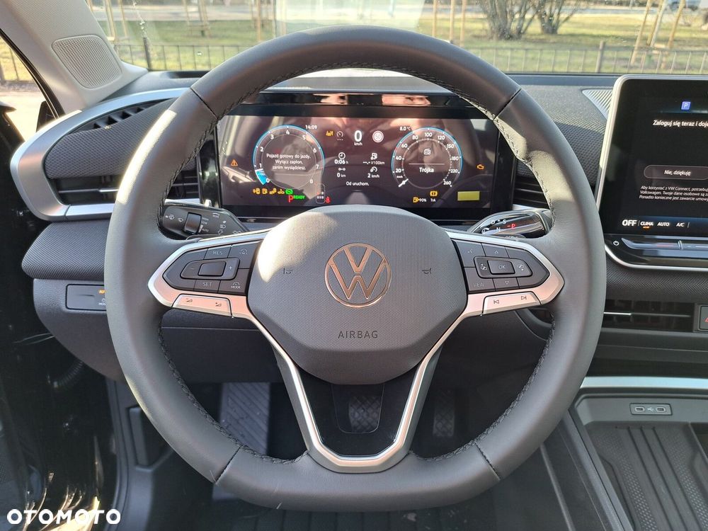 Volkswagen T-Roc - 16