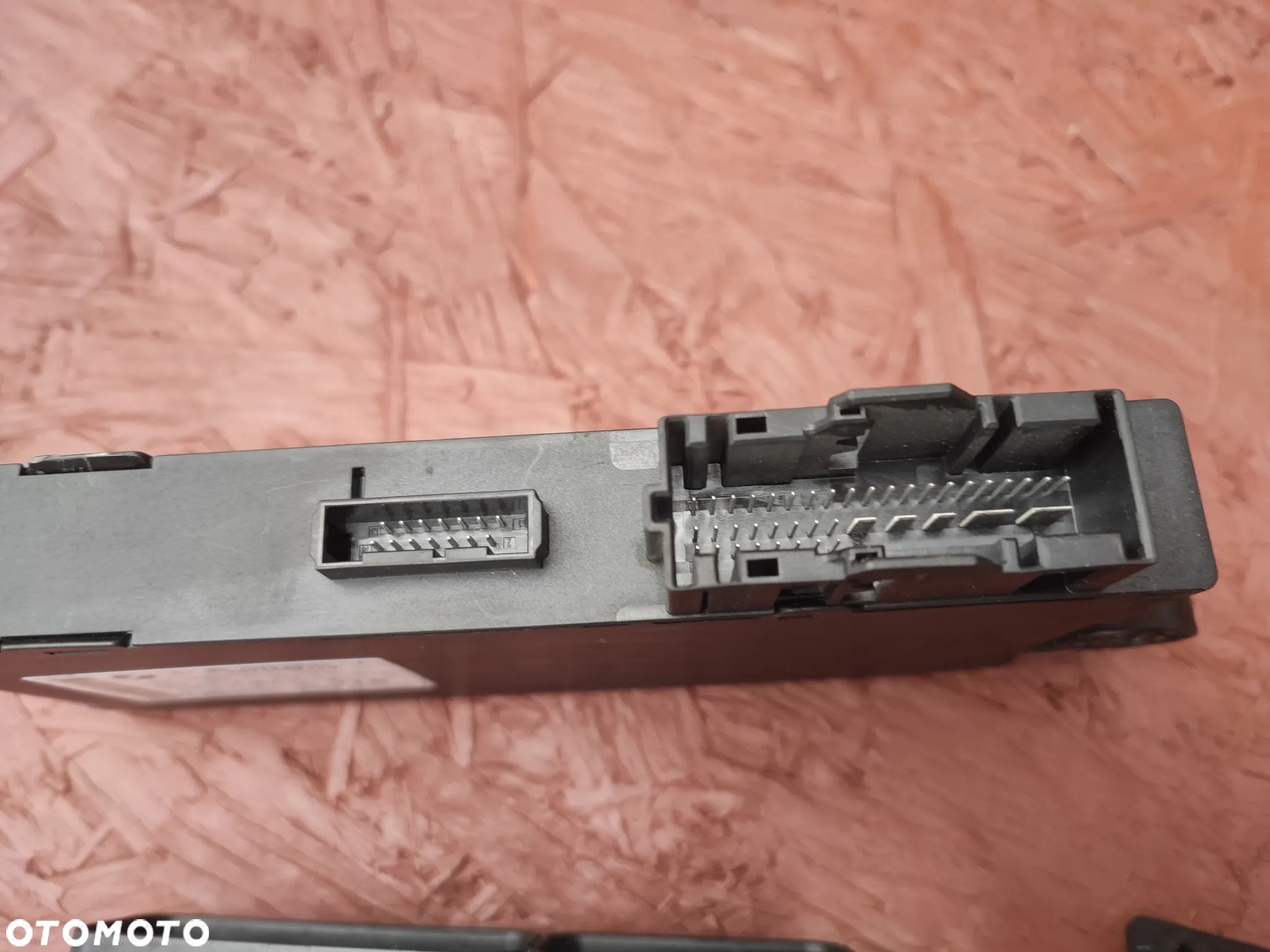 BMW E81 / E87N / E92 / E93 / E90 ORYGINALNY ZESTAW STARTOWY SILNIKA N43B18 ( 1.8i ) MANUAL EUROPA ( STEROWNIK DME MSD802 + MODUŁ CAS + KLUCZYK ) O NR. 12 14 7 580 280 / 12 14 7 599 881 OEM SPRAWNY W 100% - 11
