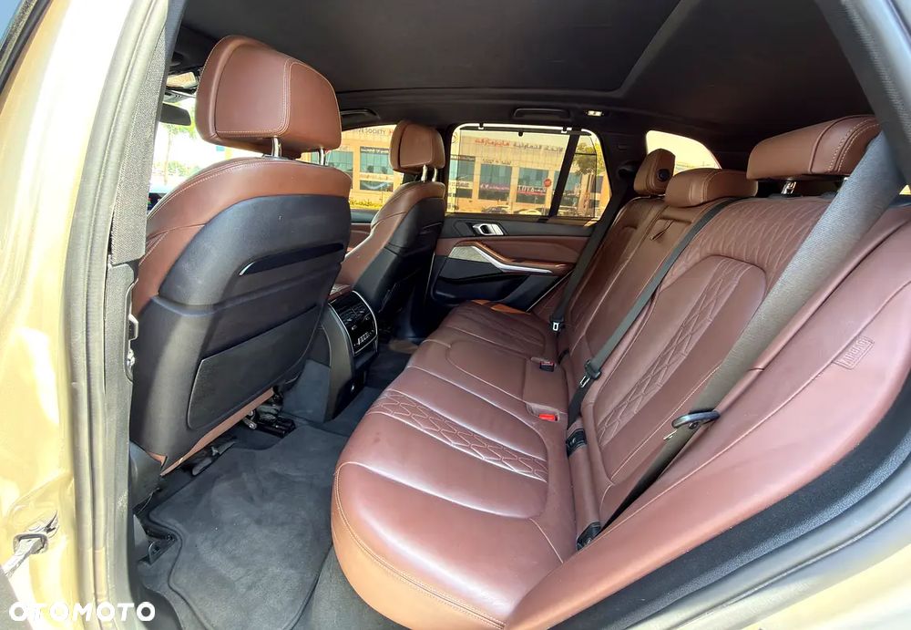 BMW X5 xDrive50i Sport-Aut - 18