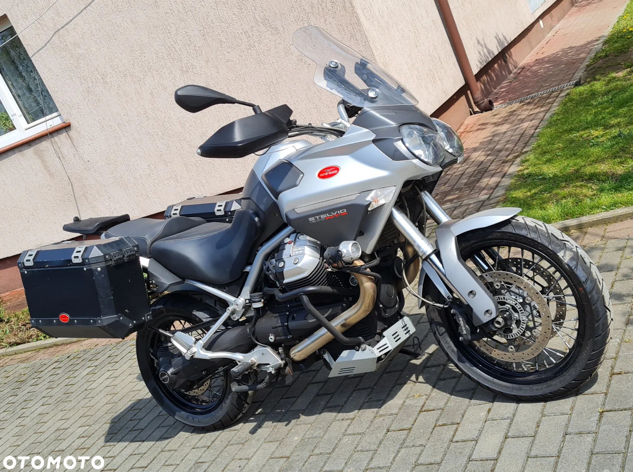 Moto Guzzi Stelvio - 1