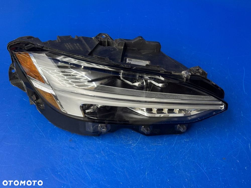 PRAWY FULL LED VOLVO V90 S90 BDB USA AMERYKA - 2