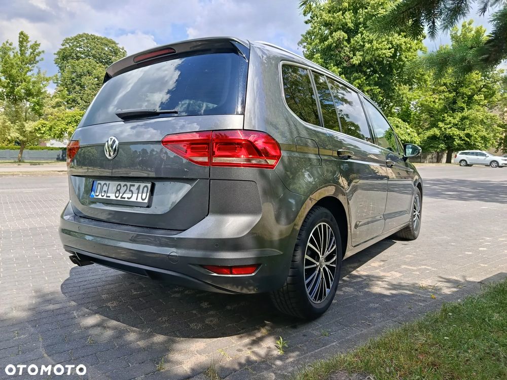 Volkswagen Touran 2.0 TDI SCR DSG Highline - 9