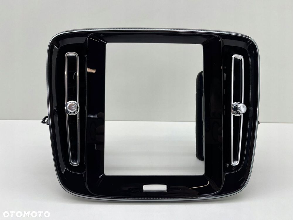 VOLVO XC40 RAMKA WYŚWIETLACZA KRATKI NAWIEWU KONSOLI PRZÓD 31442628 - 4