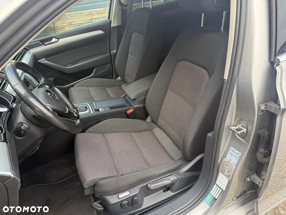 Volkswagen Passat 2.0 TDI (BlueMotion Technology) DSG Highline - 15