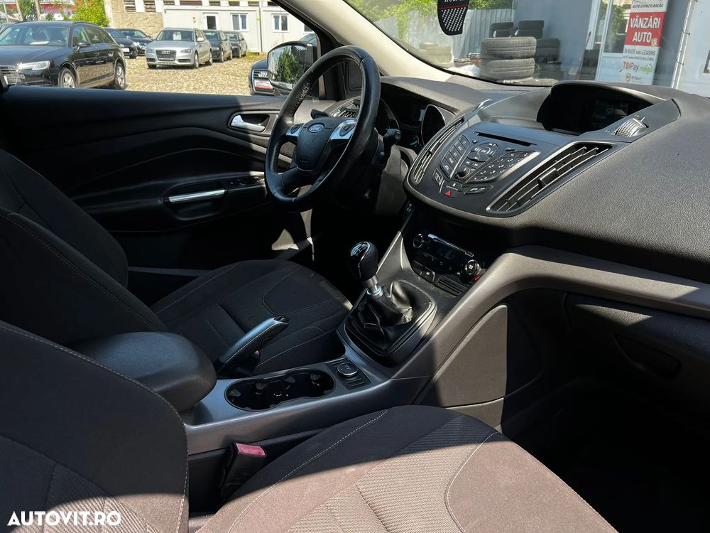 Ford Kuga - 38