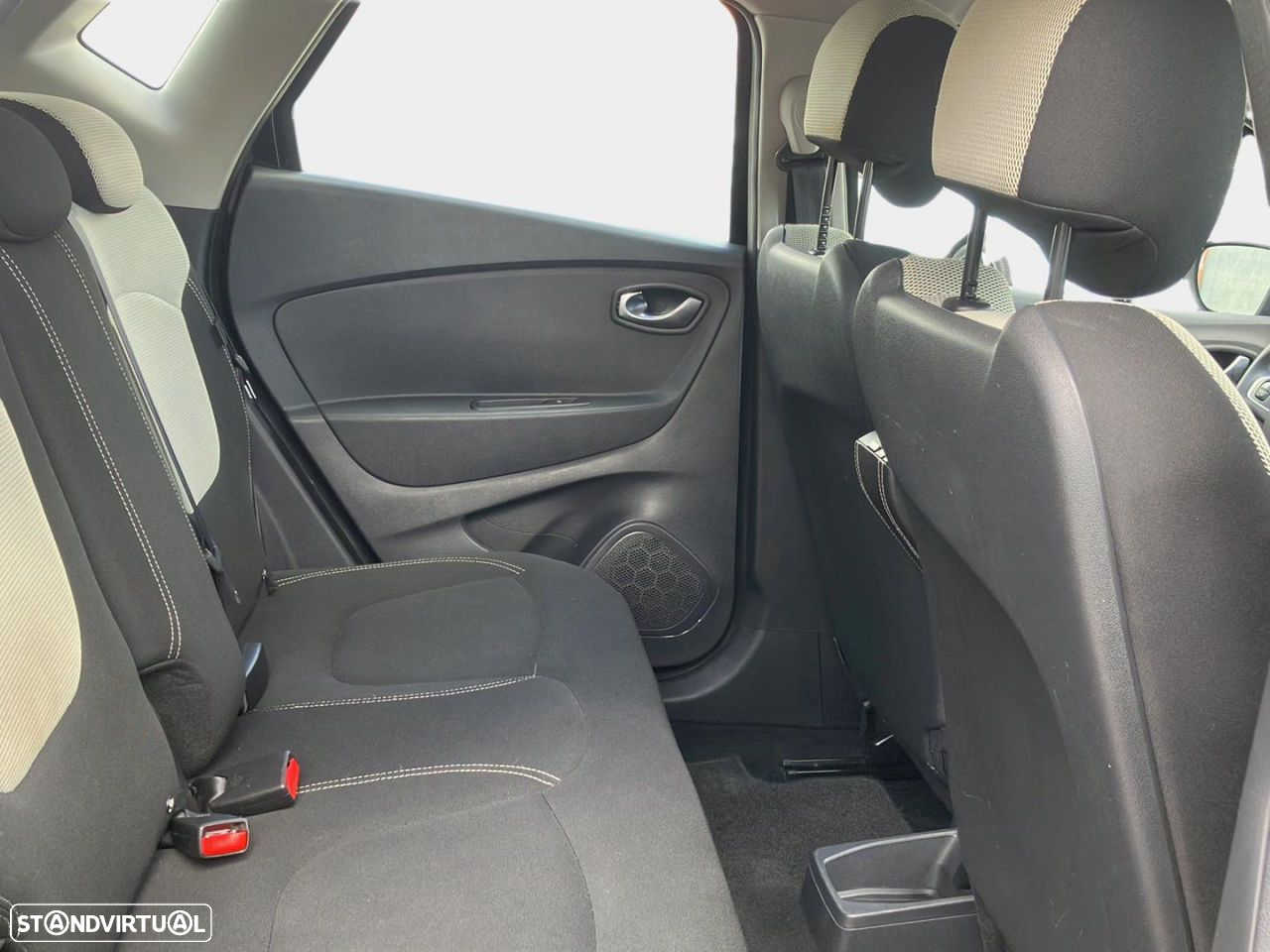 Renault Captur 1.5 dCi Exclusive - 13