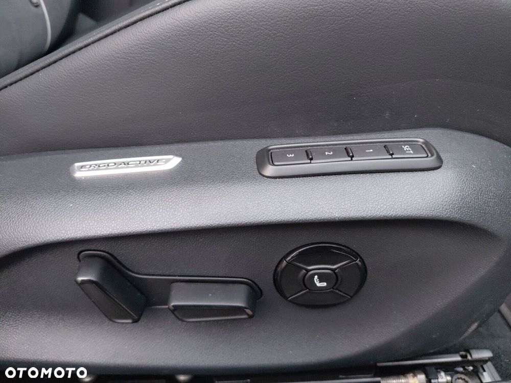 Volkswagen Passat - 13