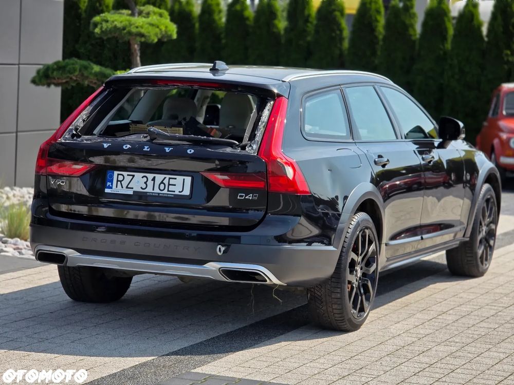 Volvo V90 Cross Country D4 SCR AWD Pro - 28