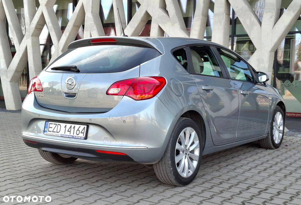 Opel Astra 1.4 Turbo Exklusiv - 9