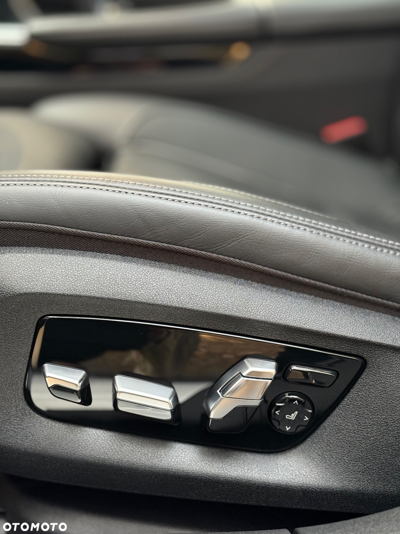 BMW Seria 7 M760Li xDrive - 33