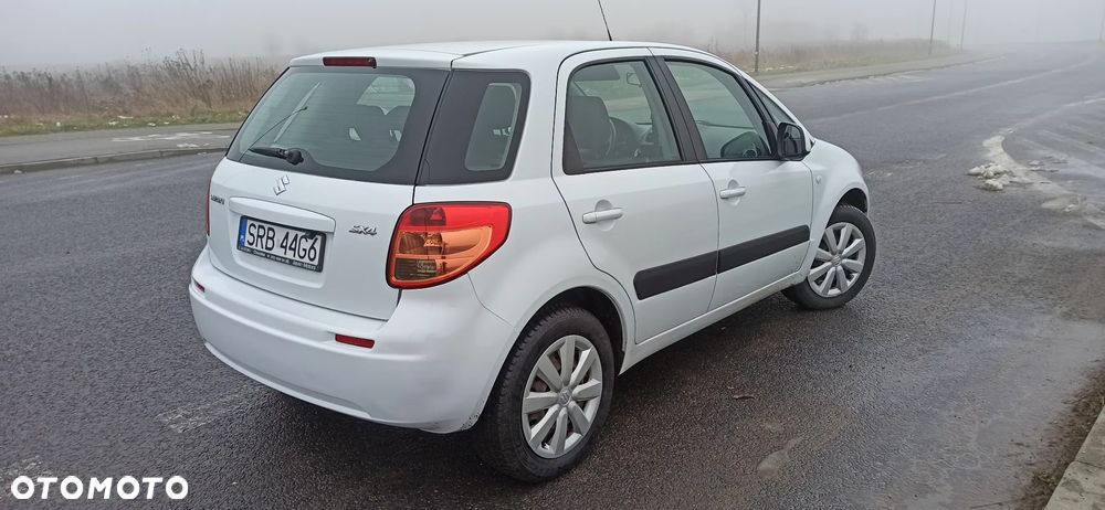 Suzuki SX4 - 5