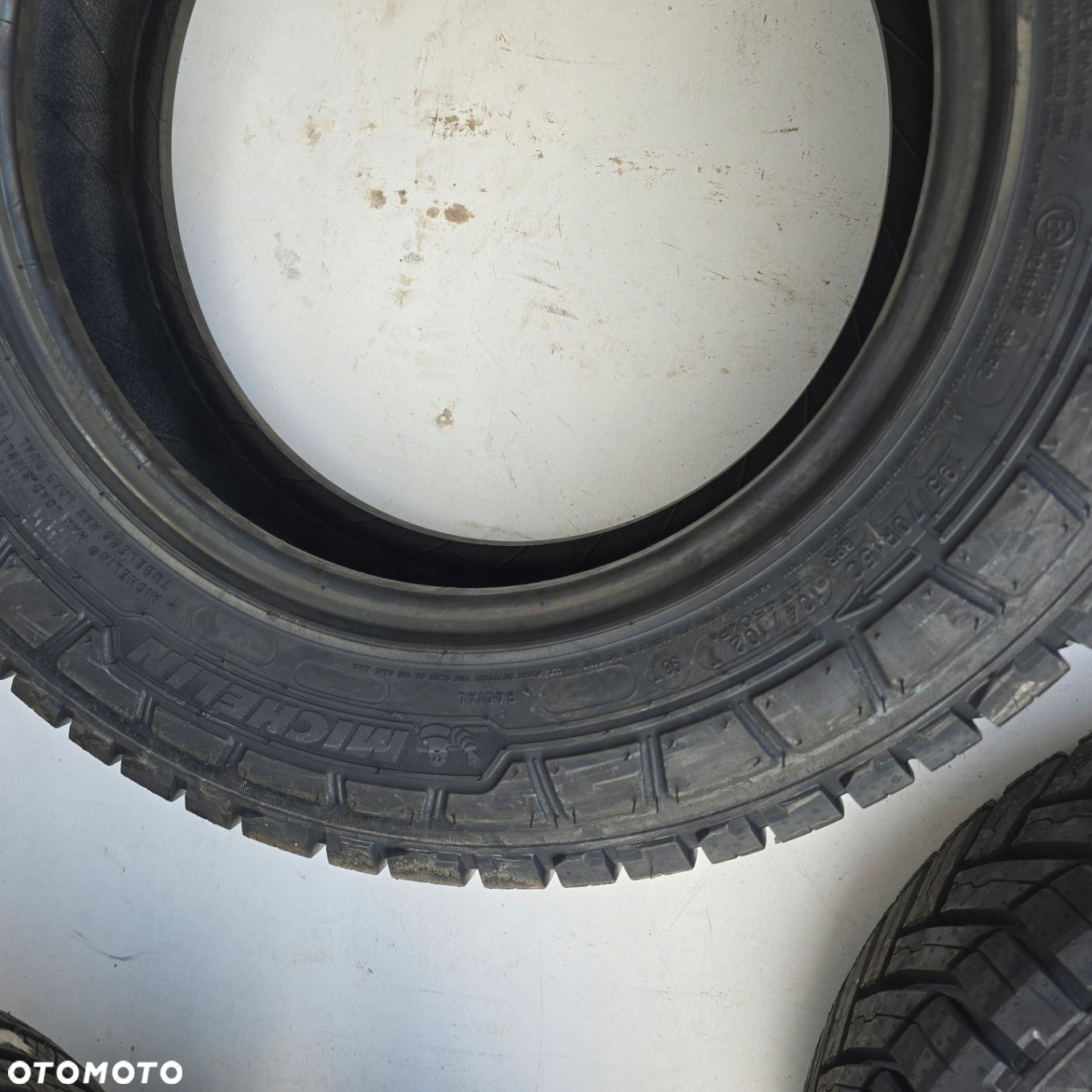 MICHELIN AGILIS CROSSCLIMATE 195/70R15C 104/102T 20R NOWE 4X - 5